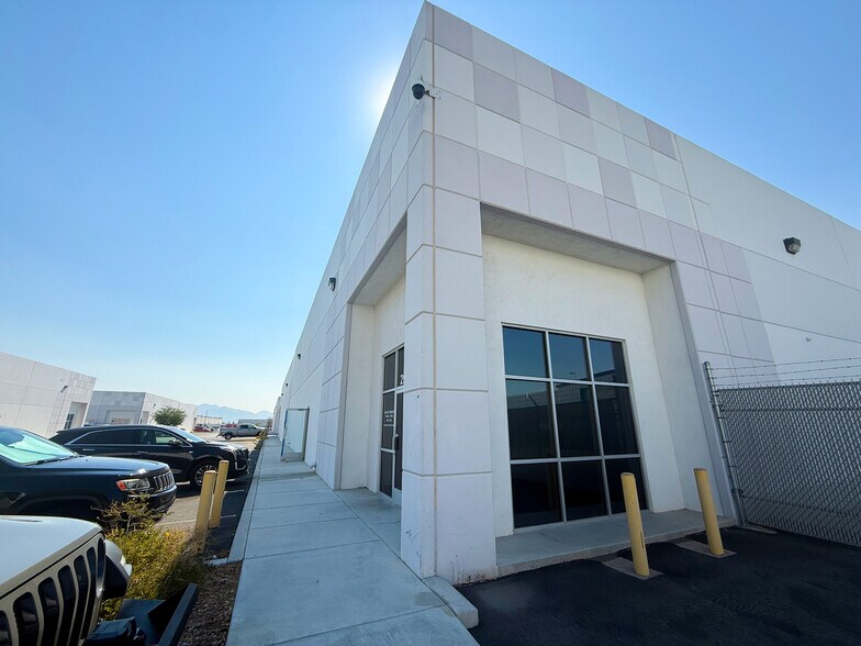 2925 N Lamb Blvd, Las Vegas, NV à louer - Photo de l’immeuble – Image 2 sur 2