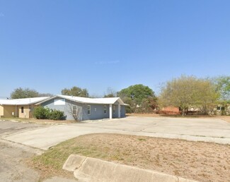 Plus de détails pour 200 W College Ave, Devine, TX - Bureau/Médical à louer