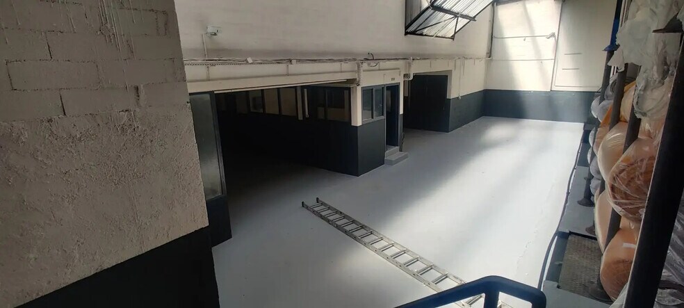 Local d’activités dans Gonesse à louer - Photo de l’immeuble – Image 3 sur 5
