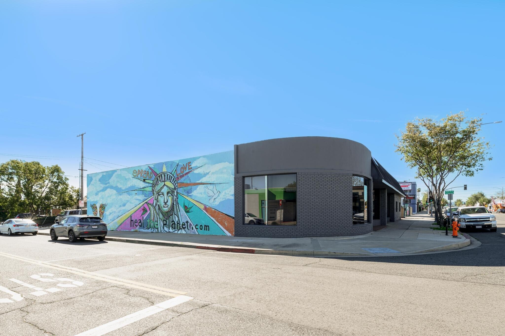 4000-4004 W Burbank Blvd, Burbank, CA à vendre Photo de l’immeuble– Image 1 sur 31