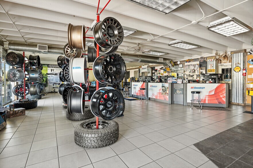 2238 NW Loop 410 Fwy, San Antonio, TX à vendre - Photo de l’immeuble – Image 2 sur 32