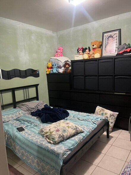 41 Lentz Ave, Newark, NJ à vendre - Photo intérieure – Image 2 sur 7