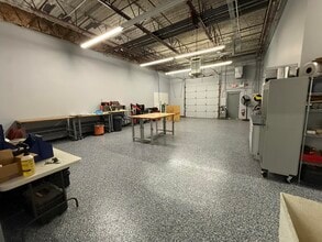 4 Bud Way, Nashua, NH à louer Photo intérieure– Image 1 sur 4