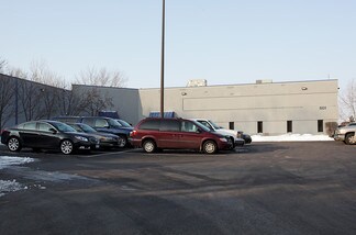 Plus de détails pour 601 Cliff Rd E, Burnsville, MN - Industriel/Logistique à vendre