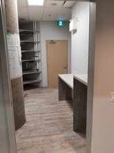 240 Sparks St, Ottawa, ON à louer Photo intérieure– Image 2 sur 6