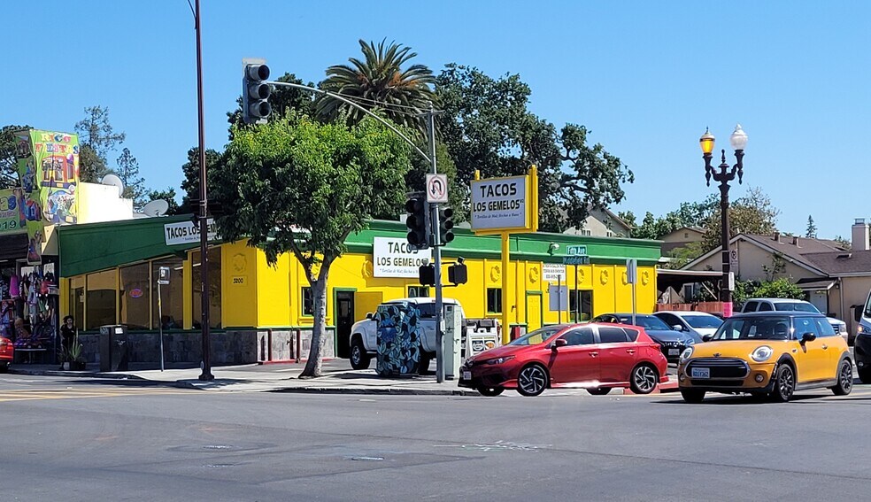 3200 Middlefield Rd, Menlo Park, CA à vendre - Photo de l’immeuble – Image 3 sur 7