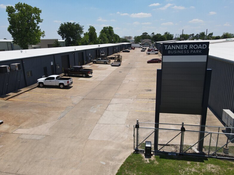 9863 Tanner Rd, Houston, TX à louer - Photo de l’immeuble – Image 1 sur 8
