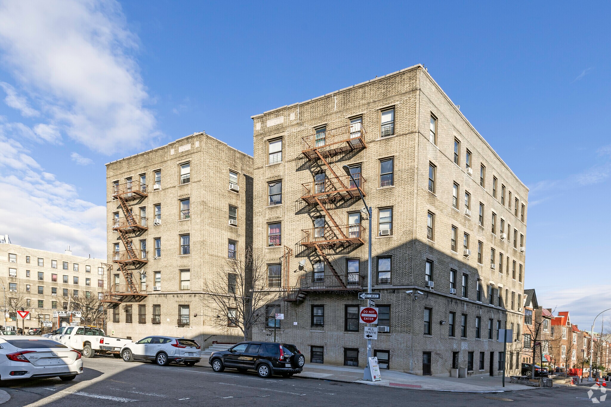 181 W Tremont Ave, Bronx, NY à vendre Photo principale– Image 1 sur 6