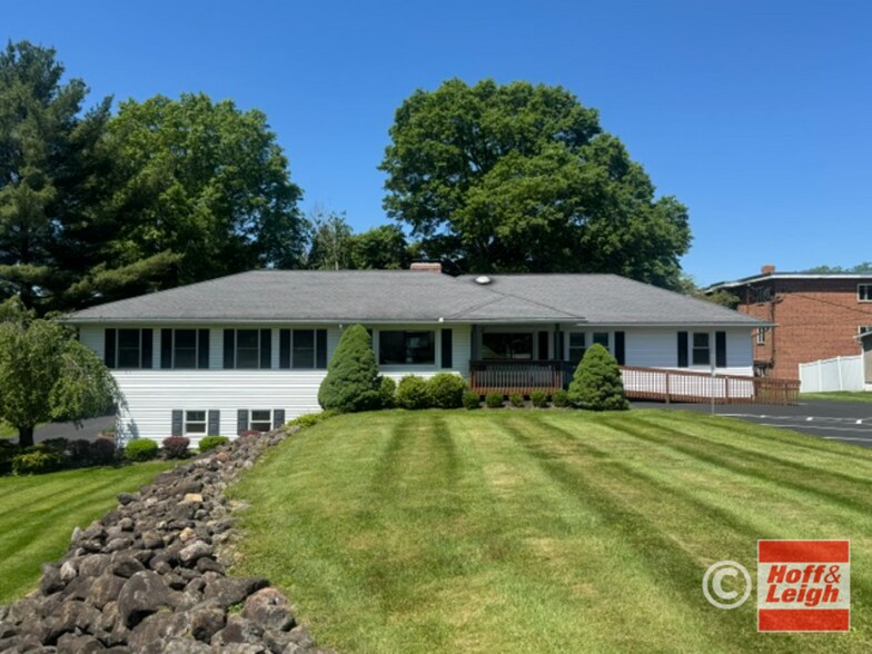 355 N Main St, Munroe Falls, OH à vendre - Photo de l’immeuble – Image 1 sur 6