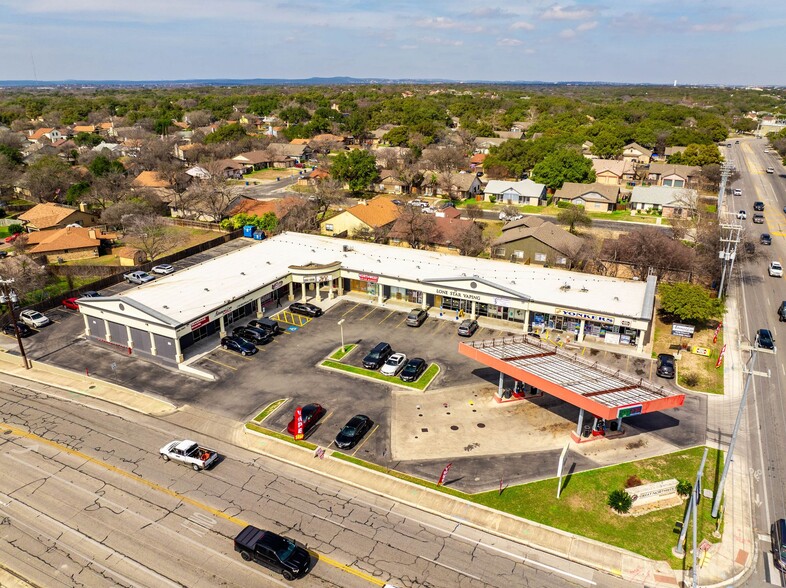 6111 Tezel Rd, San Antonio, TX à louer - Photo de l’immeuble – Image 1 sur 7