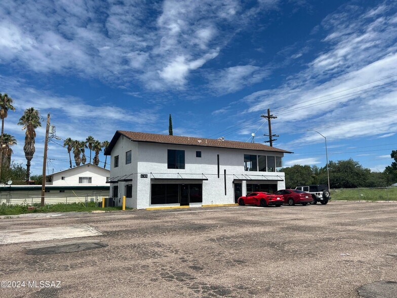 630 W Mesa Verde Dr, Nogales, AZ à louer - Photo de l’immeuble – Image 1 sur 1