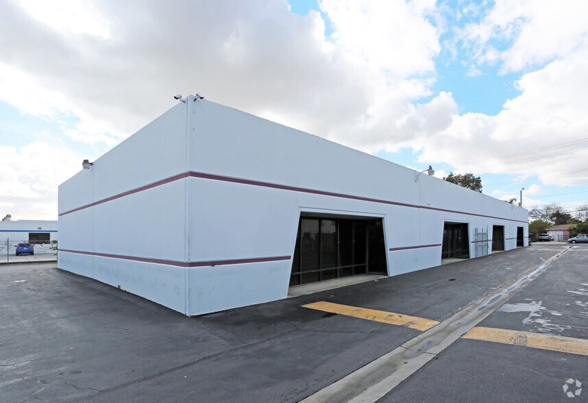 2201 S Standard Ave, Santa Ana, CA à louer - Photo de l’immeuble – Image 3 sur 6