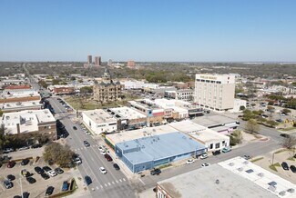 Plus de détails pour 119 S Elm St, Denton, TX - Local commercial à louer