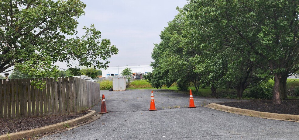 4619 Wedgewood Blvd, Frederick, MD à louer - Photo de l’immeuble – Image 3 sur 4