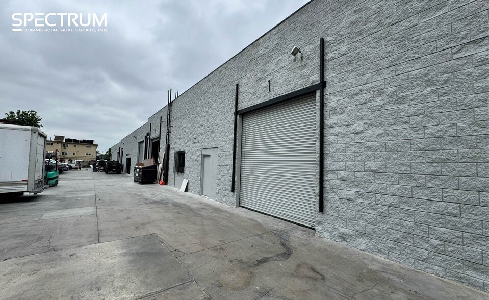 14538-14540 Keswick St, Van Nuys, CA à louer - Photo de l’immeuble – Image 2 sur 7