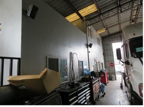 15038 Valley Blvd, Fontana, CA à louer Photo intérieure– Image 2 sur 9