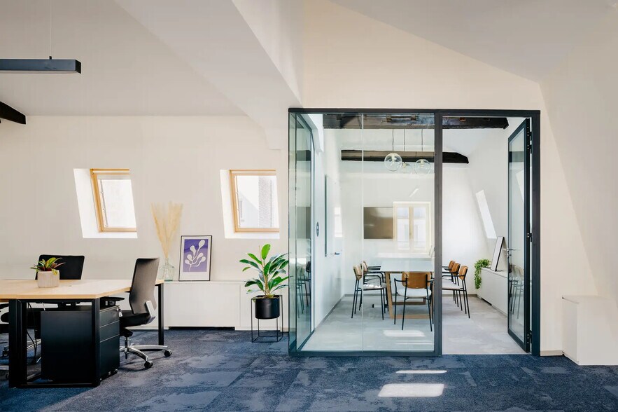 55 Rue De Châteaudun, Paris à louer - Photo de l’immeuble – Image 3 sur 6