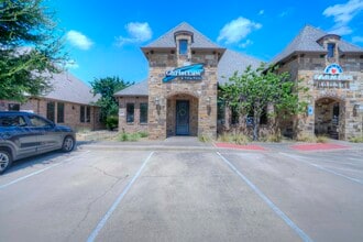 9125 Belshire Dr, North Richland Hills, TX à louer Photo de l’immeuble– Image 1 sur 34