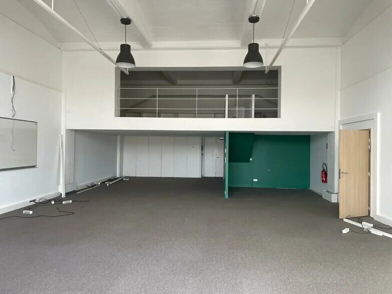 Bureau dans Bordeaux à louer - Photo de l’immeuble – Image 3 sur 6