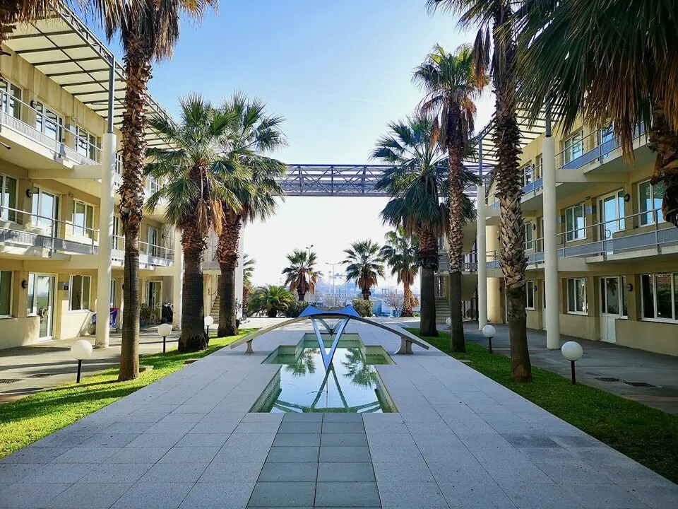 Bureau dans Marseille à louer Photo de l’immeuble– Image 1 sur 8