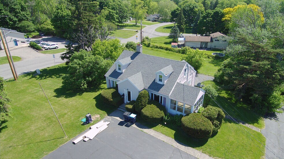 2222 E Henrietta Rd, Rochester, NY à vendre - Photo de l’immeuble – Image 2 sur 9