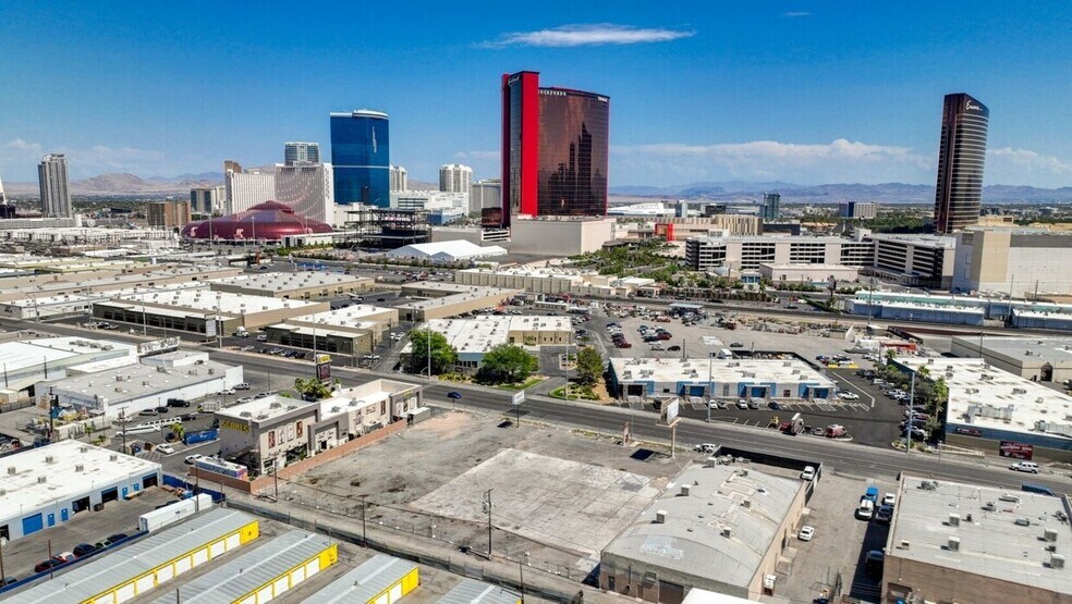 3025-3035 S Highland Dr, Las Vegas, NV à vendre - Photo de l’immeuble – Image 2 sur 5