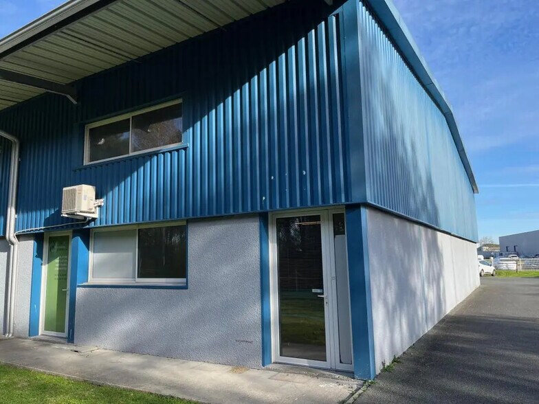 Industriel/Logistique dans SAINT-JEAN-D'ILLAC à louer - Photo de l’immeuble – Image 2 sur 10