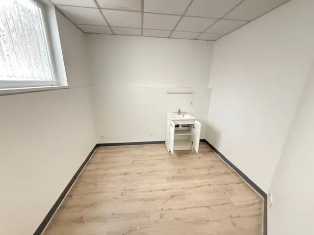 262 Rue Du 4 Août 1789, Villeurbanne à louer - Photo de l’immeuble – Image 3 sur 11