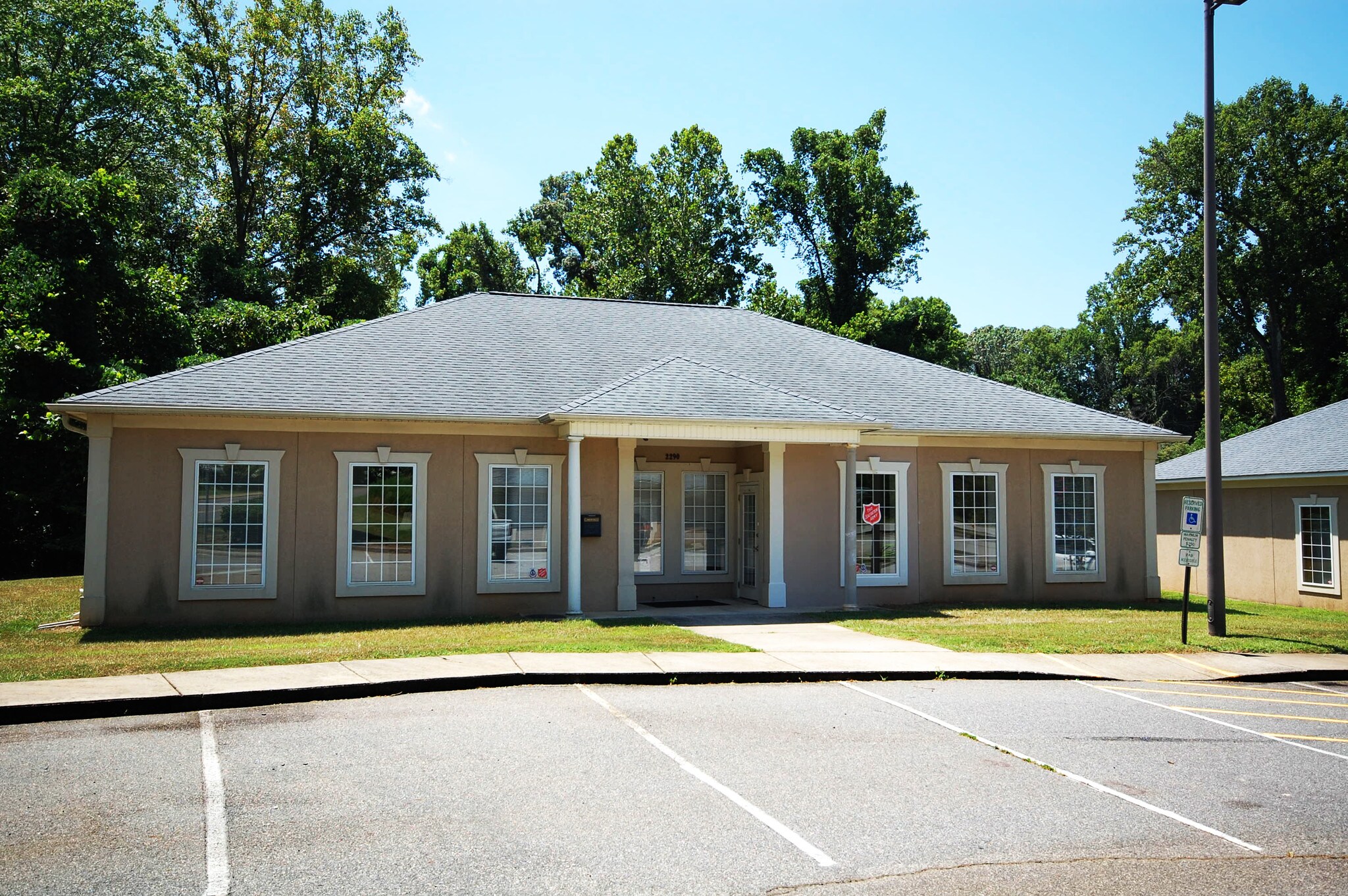 2245-2290 Premier Park, Winston-Salem, NC à louer Photo principale– Image 1 sur 10