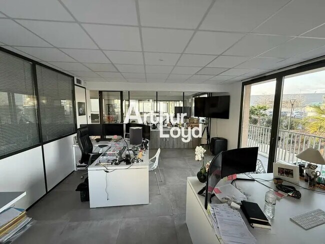 Plus de détails pour Bureau à louer