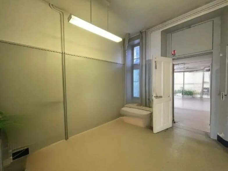 Local commercial dans Reims à louer - Photo de l’immeuble – Image 2 sur 6