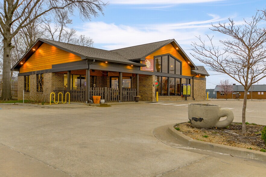 1009 N Providence Rd, Columbia, MO à louer - Photo de l’immeuble – Image 2 sur 40