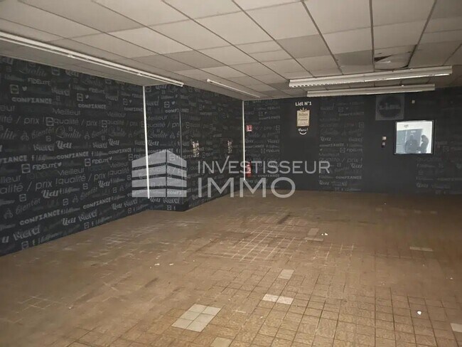 Plus de détails pour Local commercial à louer