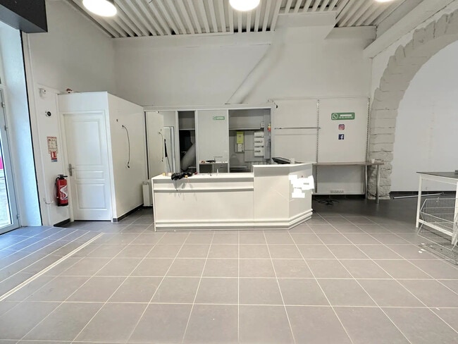 Plus de détails pour Local commercial à louer