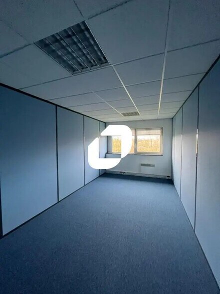 Bureau dans Flers-en-Escrebieux à louer - Photo de l’immeuble – Image 3 sur 8