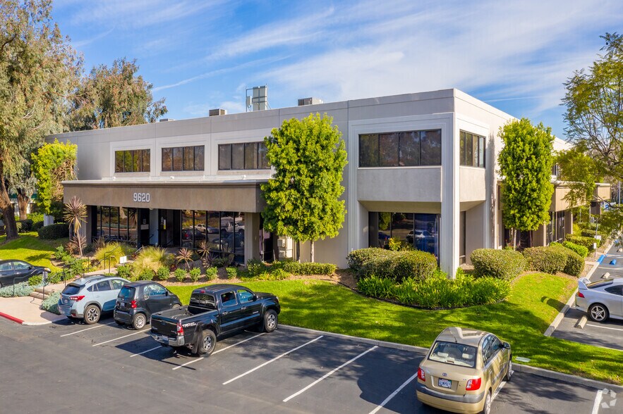 9620 Chesapeake Dr, San Diego, CA à louer - Photo principale – Image 1 sur 8