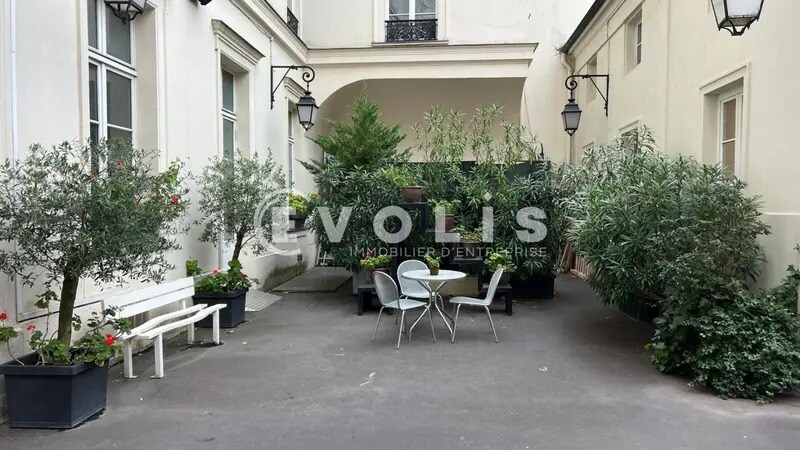 Bureau dans Paris à louer - Photo de l’immeuble – Image 2 sur 16