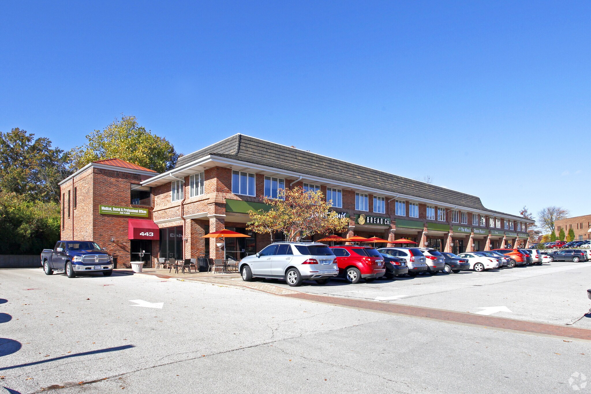 443-465 N New Ballas Rd, Creve Coeur, MO à louer Photo principale– Image 1 sur 8
