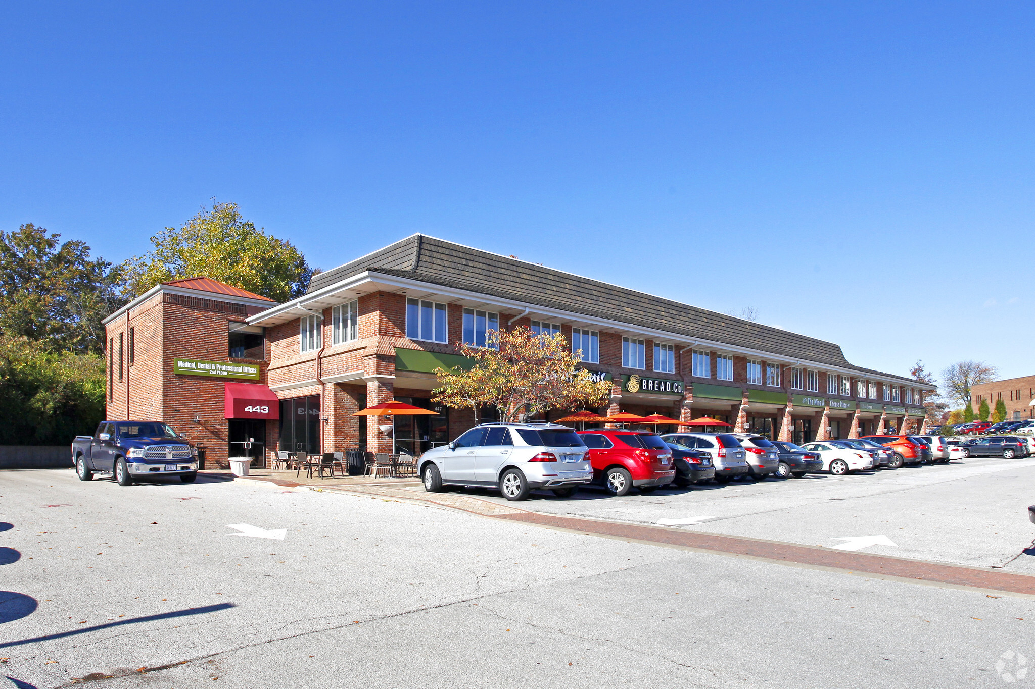 455-459 N New Ballas Rd, Creve Coeur, MO à louer Photo principale– Image 1 sur 5