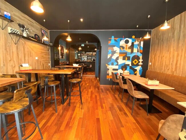 Plus de détails pour Local commercial à vendre