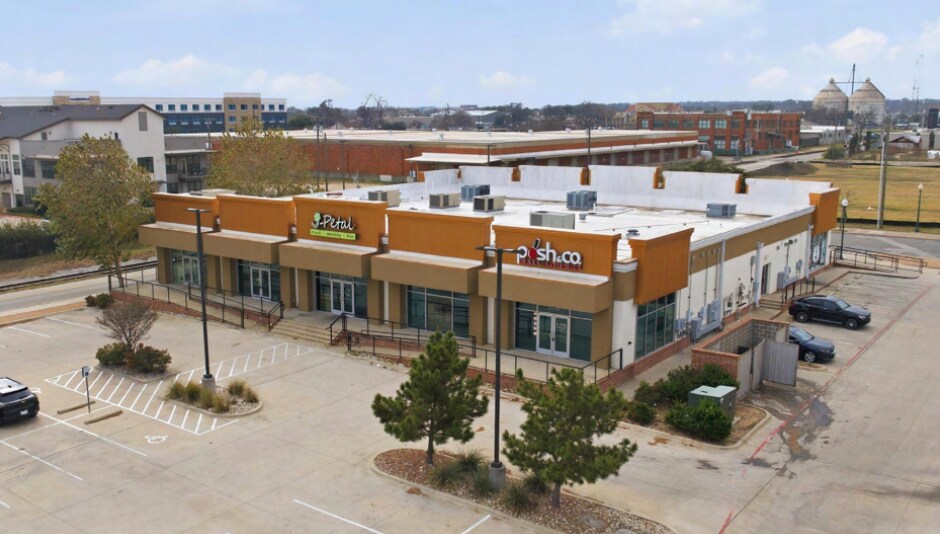 315 S University Parks Dr, Waco, TX à louer - Photo de l’immeuble – Image 2 sur 6