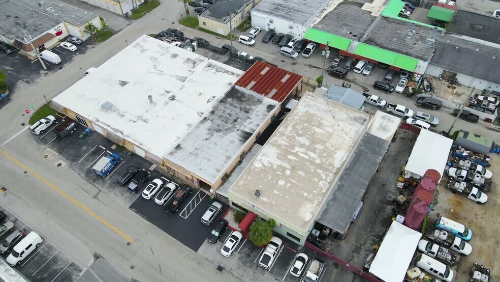 1040 NE 44th St, Oakland Park, FL à vendre - Vidéo sur l’annonce professionnelle – Image 2 sur 37