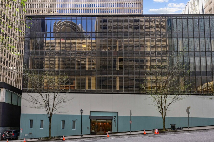 241 Peachtree St NE, Atlanta, GA à louer - Photo de l’immeuble – Image 3 sur 25