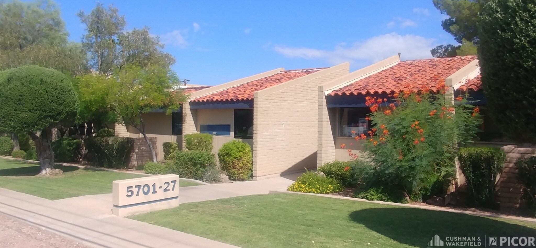 5701-5727 E 5th St, Tucson, AZ à louer Photo de l’immeuble– Image 1 sur 3
