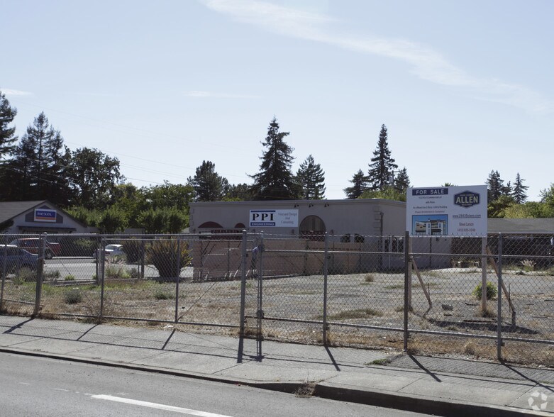 2943 Solano Ave, Napa, CA à louer - Photo de l’immeuble – Image 2 sur 9