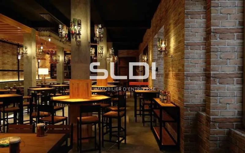 Local commercial dans Valence à louer - Photo de l’immeuble – Image 3 sur 3