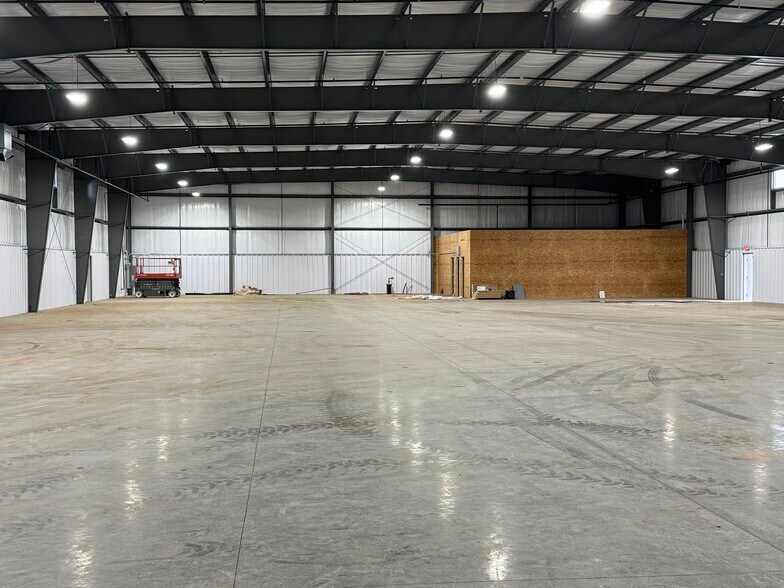 2604 Jeanwood Drive, Elkhart, IN à louer - Photo de l’immeuble – Image 3 sur 4