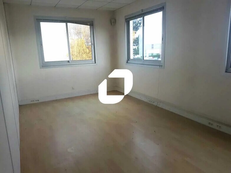 Bureau dans Argenteuil à louer - Photo de l’immeuble – Image 2 sur 5