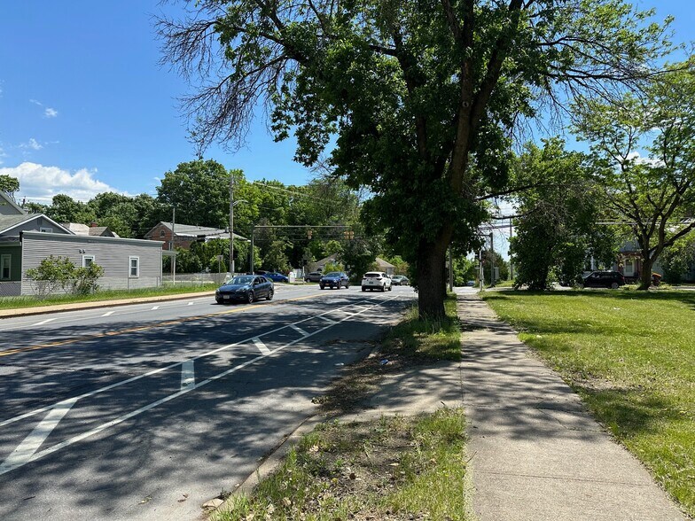 147 South St, Glens Falls, NY à vendre - Photo de l’immeuble – Image 3 sur 8