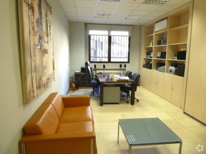 Immeuble residentiel dans Madrid, Madrid à vendre Photo intérieure– Image 1 sur 2